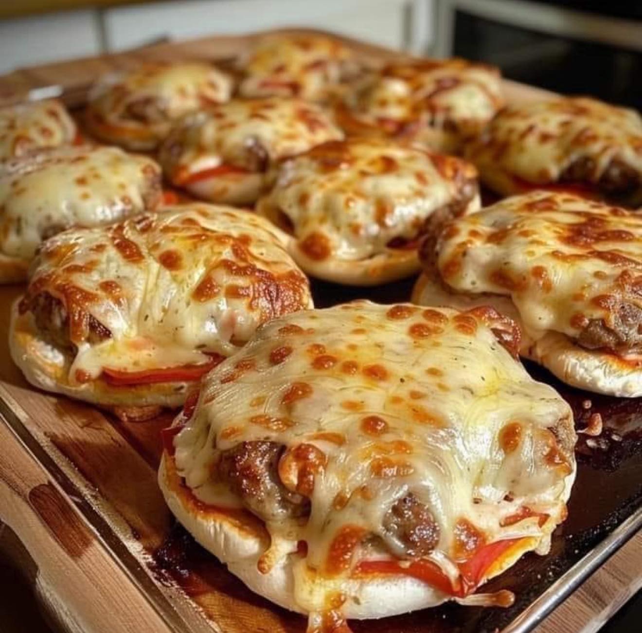 Quick & Easy English Muffin Pizzas Recipe: A Family Favorite!