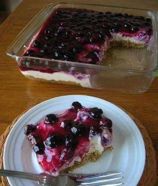Fresh Blueberry Cheesecake That’ll Make You Wanna Lick the Plate