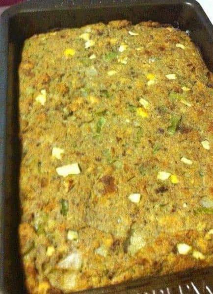 Mama’s Cornbread Dressing: A Holiday Classic That Feels Like Home